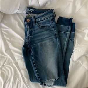 american eagle skinny jeans :)